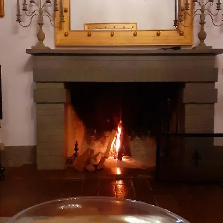 Gasthof Vistarenni Villa (Siena)